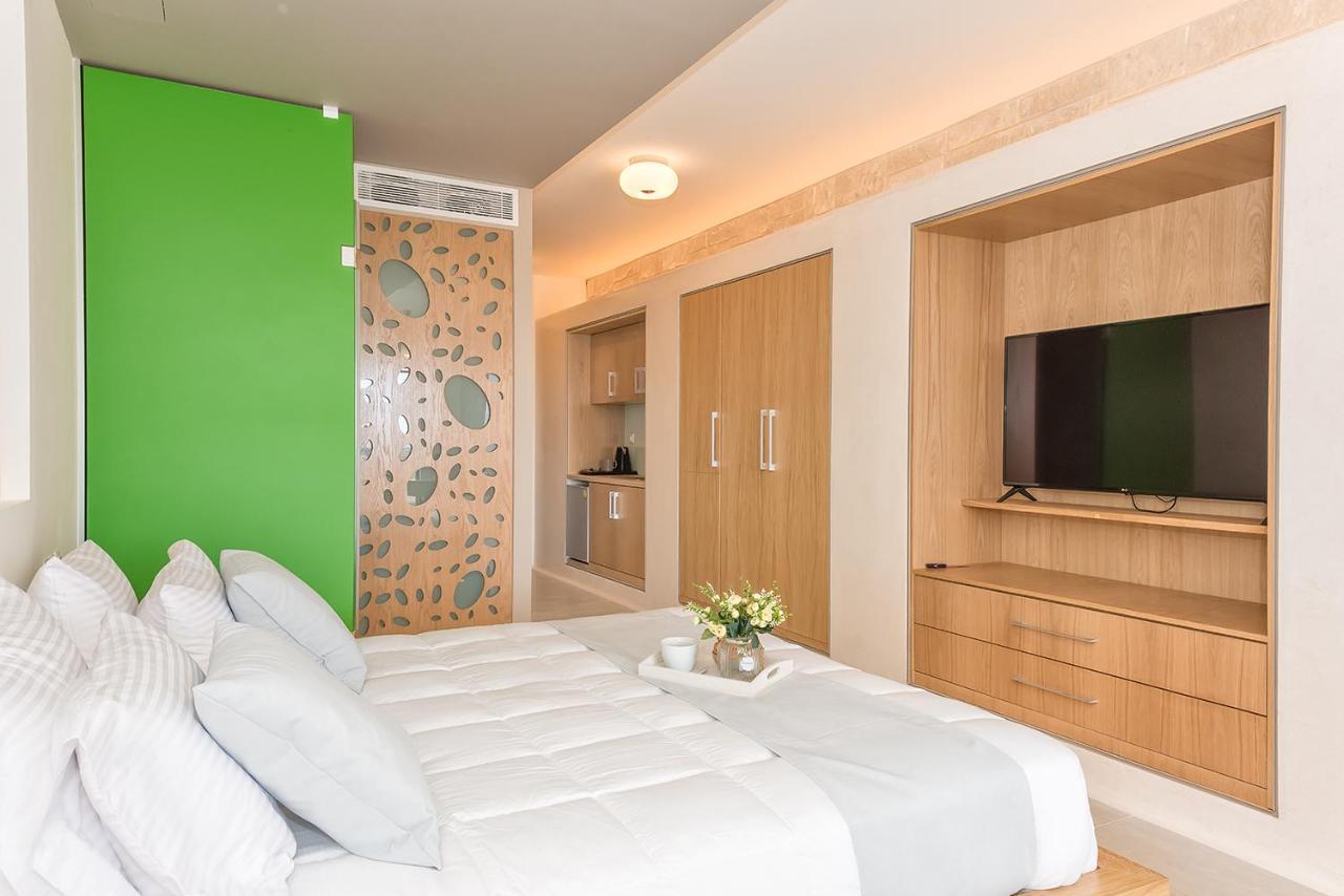 Lilium Luxury Suites Agia Marina Exteriör bild