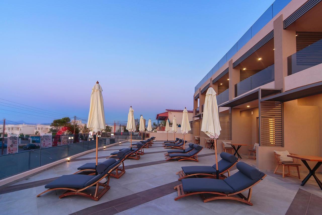 Lilium Luxury Suites Agia Marina Exteriör bild