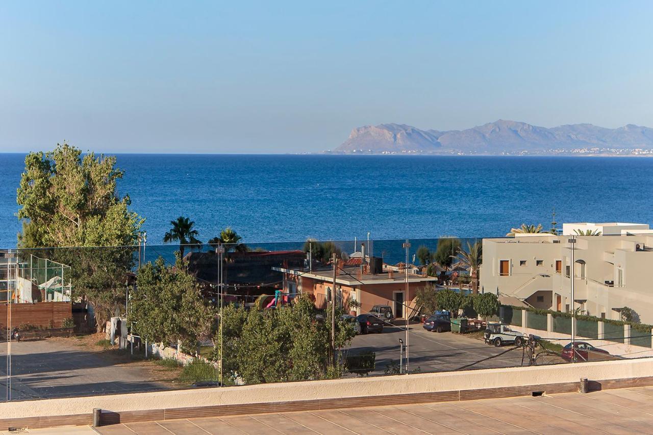 Lilium Luxury Suites Agia Marina Exteriör bild