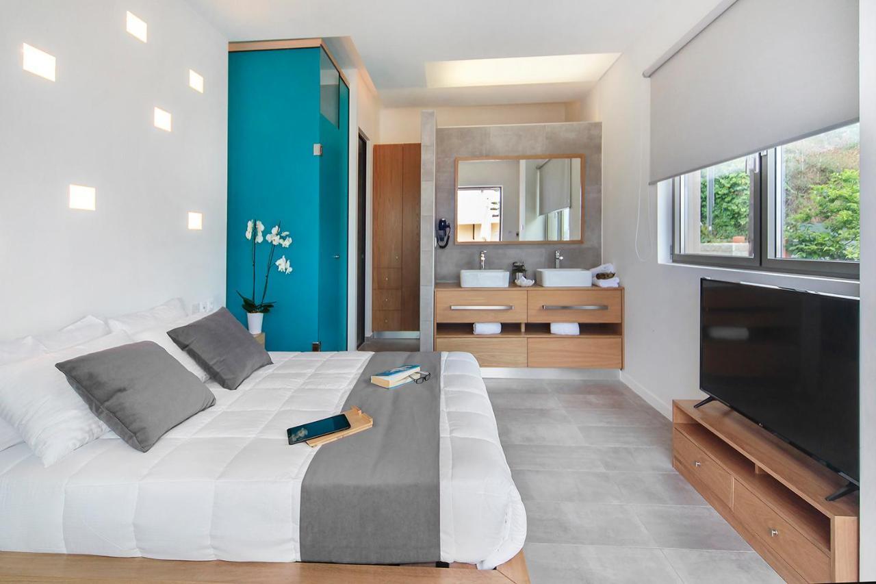 Lilium Luxury Suites Agia Marina Exteriör bild