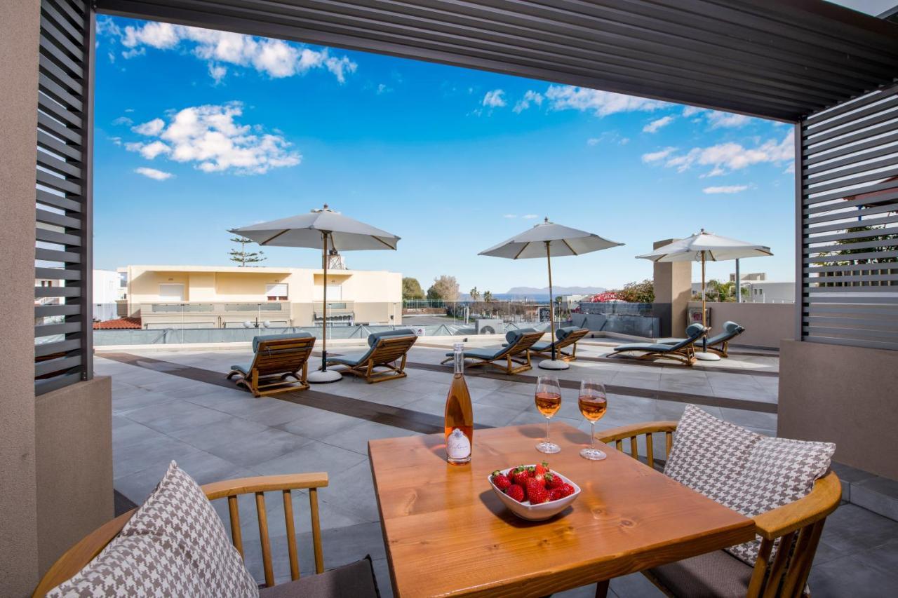 Lilium Luxury Suites Agia Marina Exteriör bild