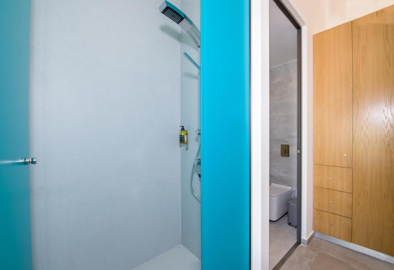 Lilium Luxury Suites Agia Marina Exteriör bild