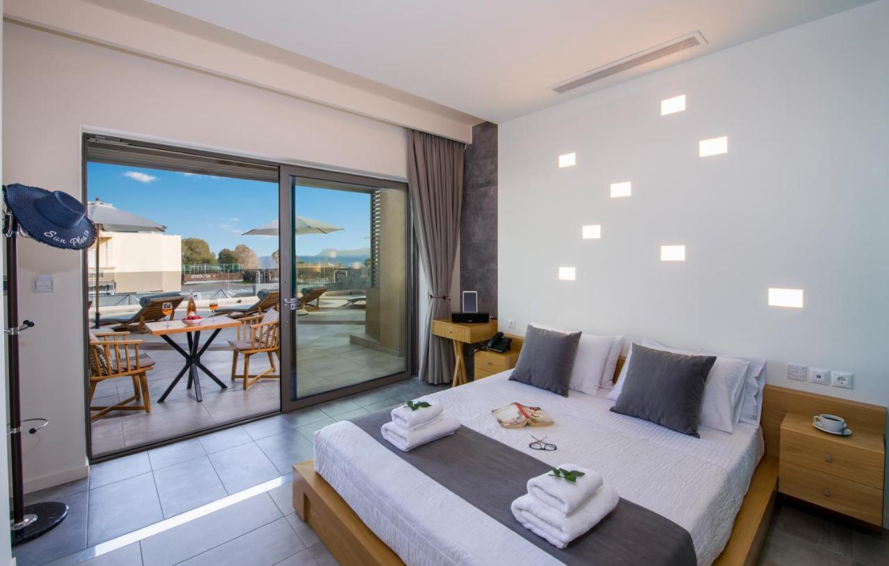 Lilium Luxury Suites Agia Marina Exteriör bild