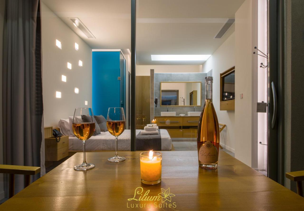 Lilium Luxury Suites Agia Marina Exteriör bild