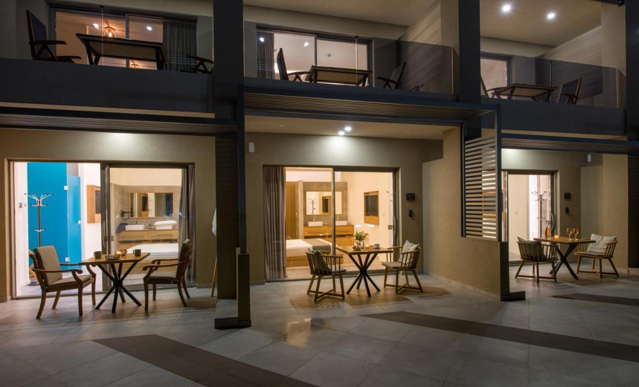 Lilium Luxury Suites Agia Marina Exteriör bild