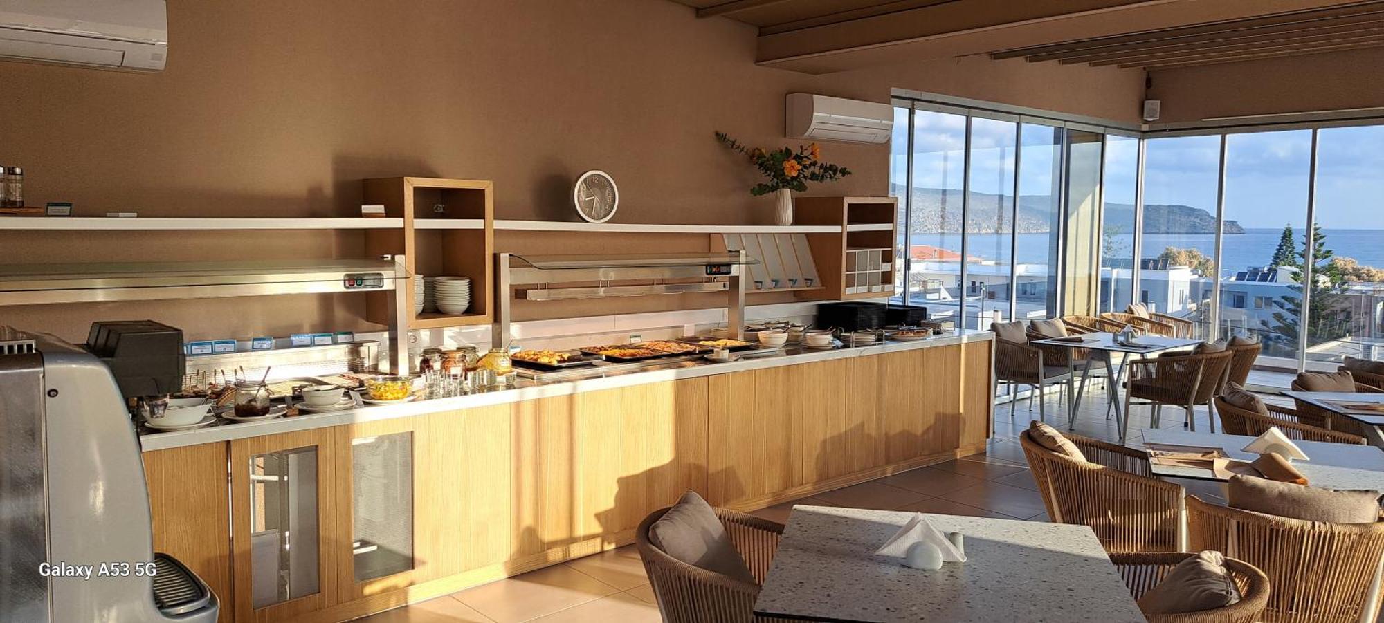 Lilium Luxury Suites Agia Marina Exteriör bild