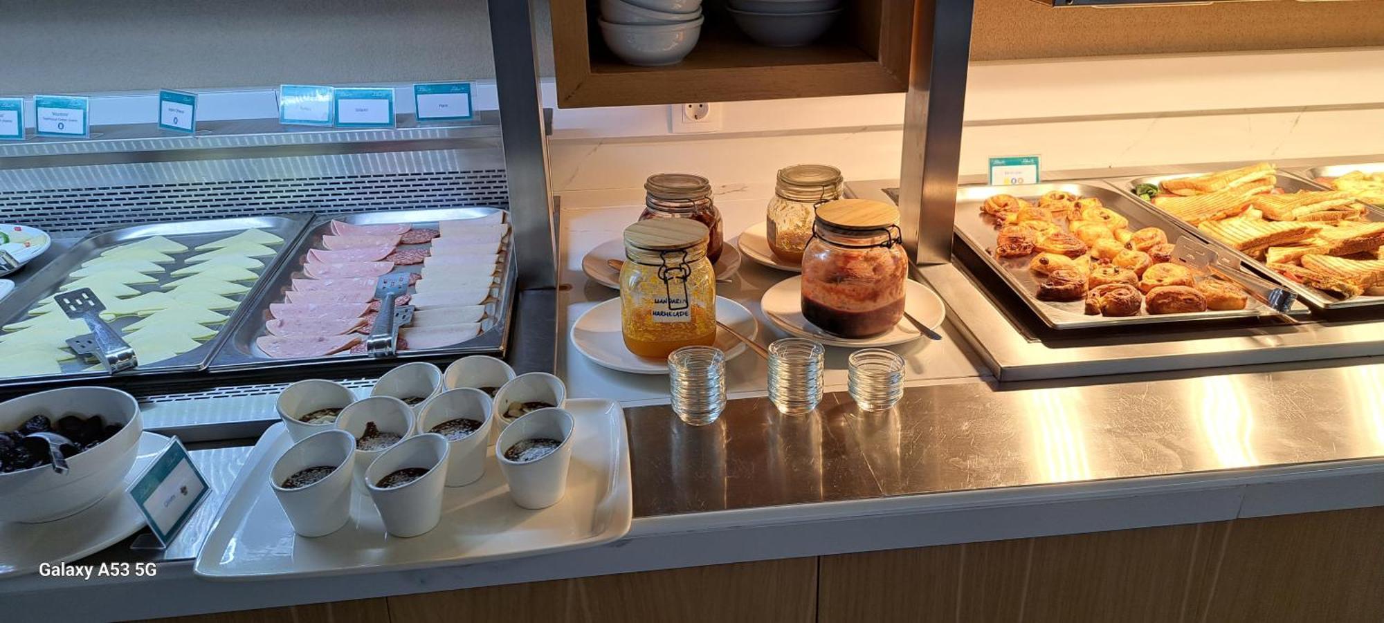 Lilium Luxury Suites Agia Marina Exteriör bild